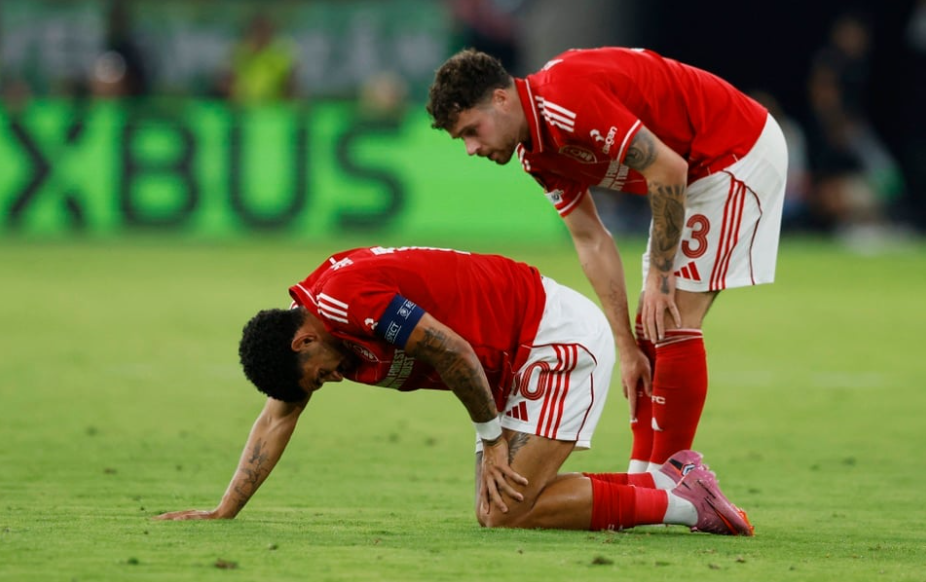 尴尬的失利 尴尬的失利